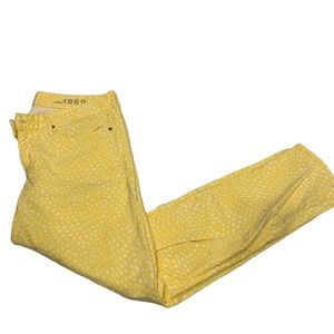 Gap. Size 28. EUC. Yellow skinny jeans